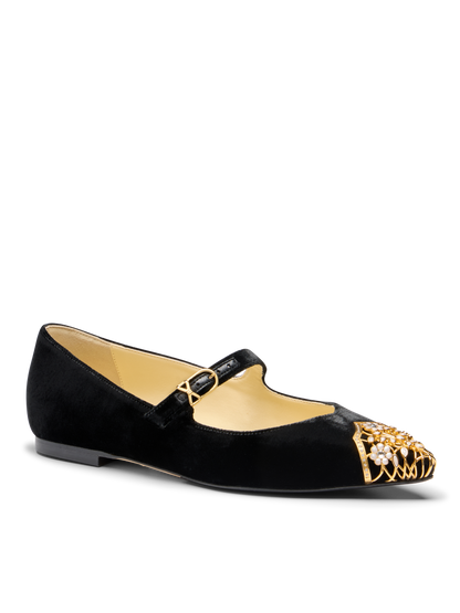 Runi in Black Velvet