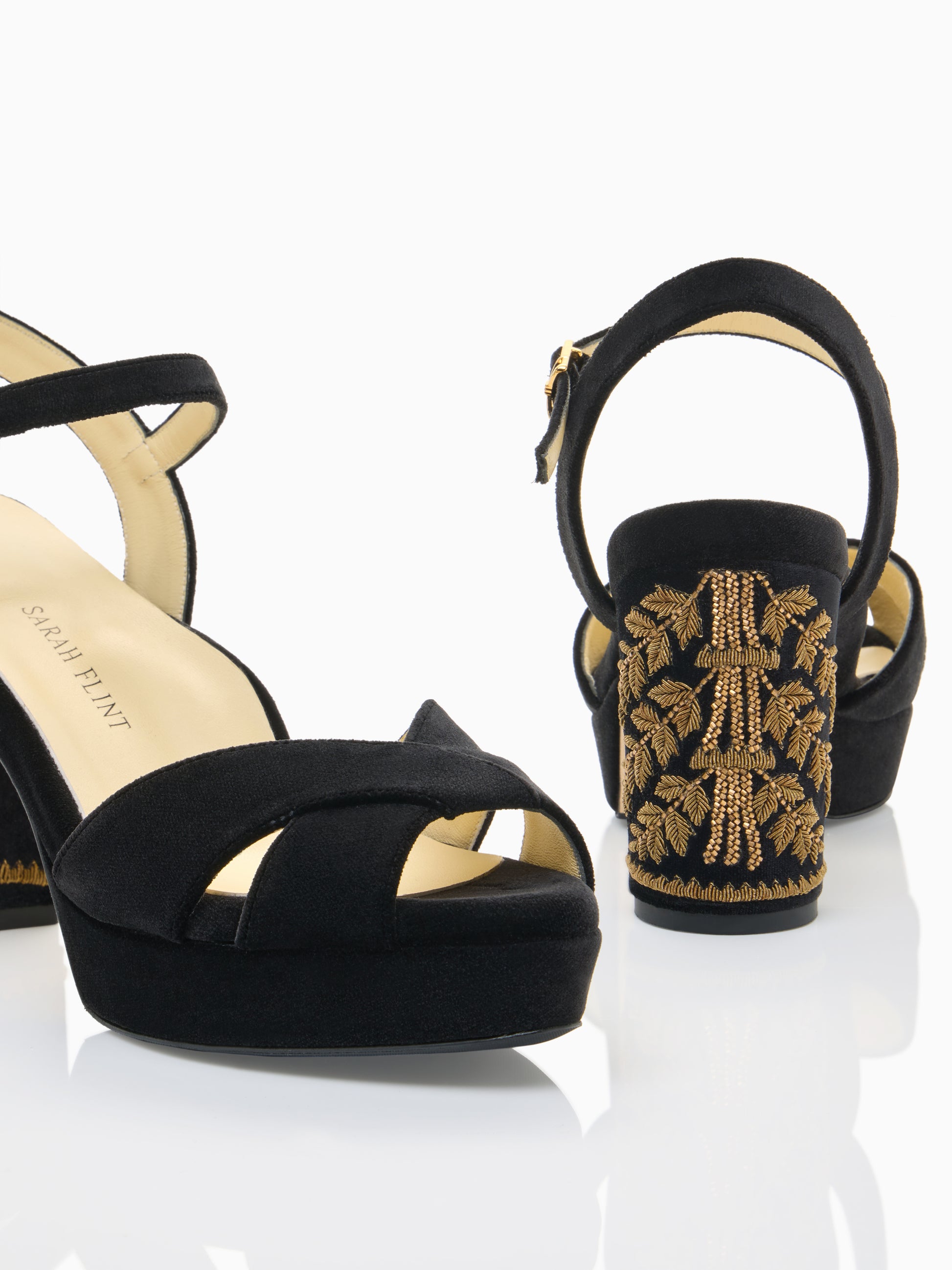 Perfect Crossover Platform 80 in Black Velvet