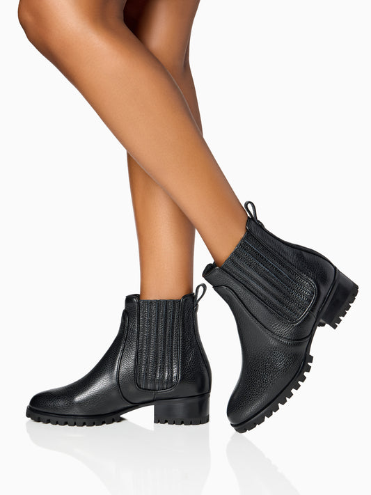 Perfect Marnie 35 in Black Pebbled Calf