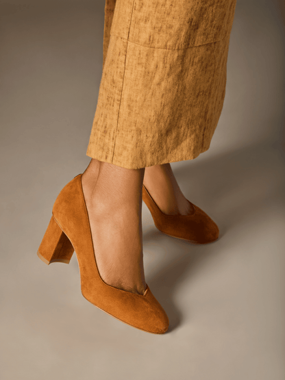 Perfect Round Toe Pump 70